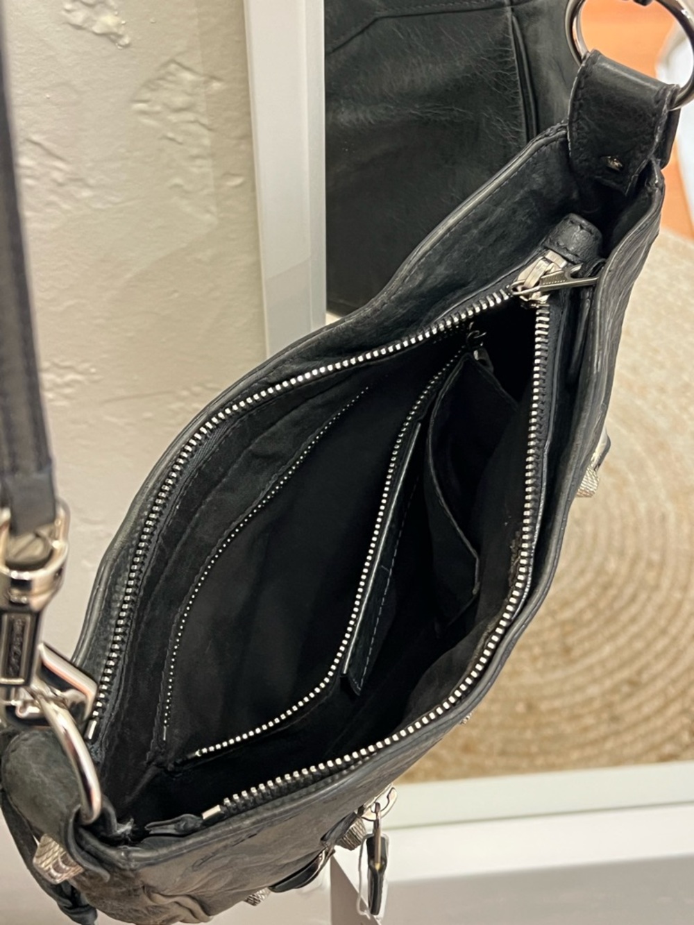 Balenciaga Giant Hip leather bag - Picture 6 of 14
